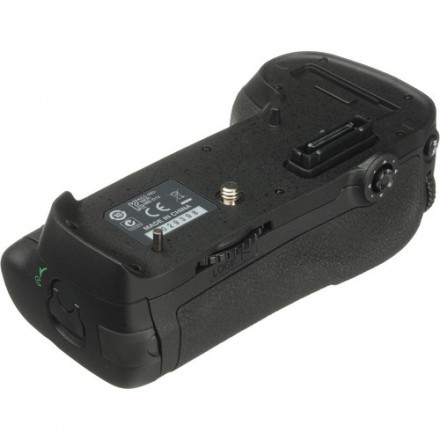 Батарейный блок Nikon MB-D12